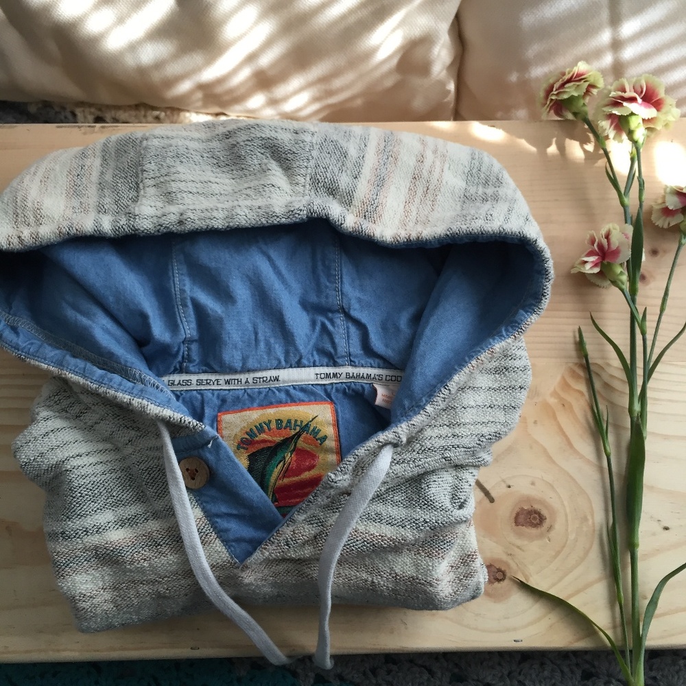 Tommy Bahama • Hoodie
